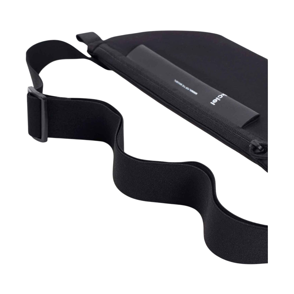 Isarau XS Sleek Black