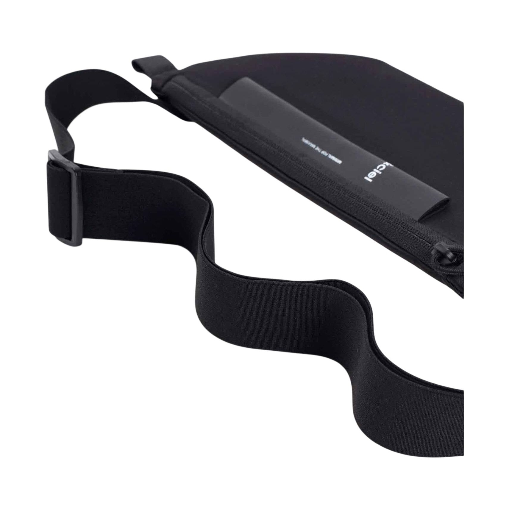 Isarau XS Sleek Black